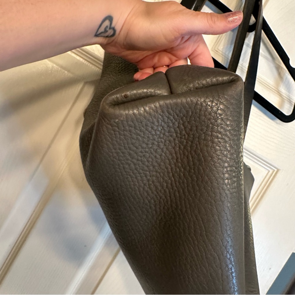 Go Forth Goods Small Avery Tote Lead Gray - Picture 12 of 12